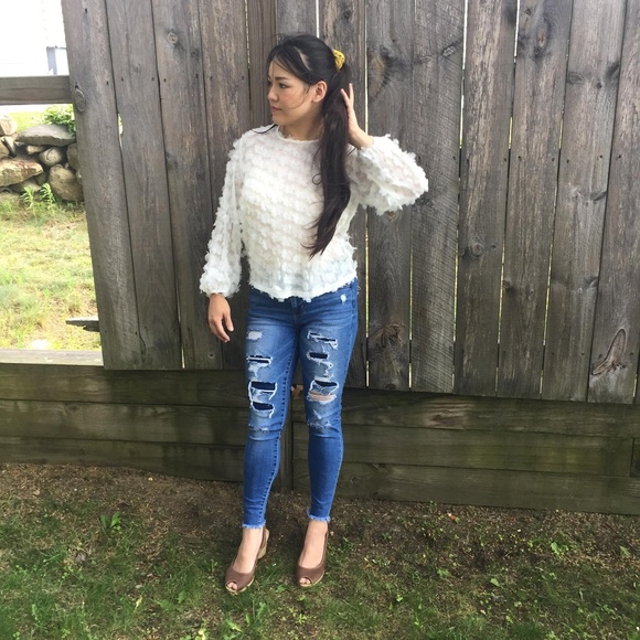 Crow Cloth White Floral Applique Blouse - Picture 3 of 8